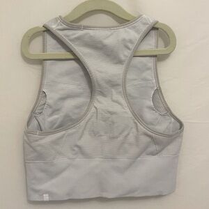 Women’s lululemon white Energy Bra High-neck medium support. Size: 6